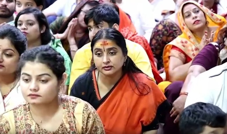 महाकाल के दरबार पहुंचीं मालविका अविनाश, पीएम मोदी के 12 वर्ष के कार्यकाल और दीर्घायु के लिए की प्रार्थना