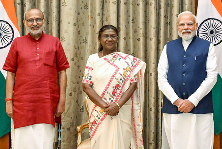 पीएम मोदी ने शुभकामनाओं के लिए राष्ट्रपति मुर्मु और उपराष्ट्रपति सीपी राधाकृष्णन का जताया आभार पीएम मोदी ने शुभकामनाओं के लिए राष्ट्रपति मुर्मु और उपराष्ट्रपति सीपी राधाकृष्णन का जताया आभार