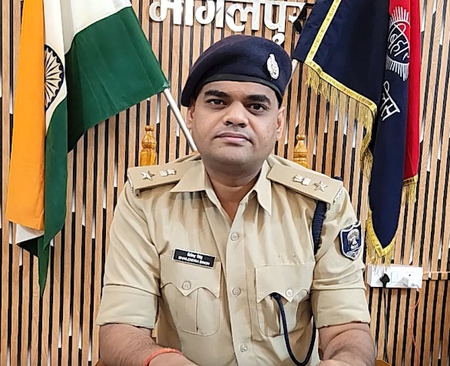 भागलपुर में जदयू सांसद अजय मंडल के आवास से चोरी का पुलिस ने किया खुलासा, एक आरोपी गिरफ्तार भागलपुर में जदयू सांसद अजय मंडल के आवास से चोरी का पुलिस ने किया खुलासा, एक आरोपी गिरफ्तार