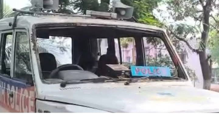 झारखंड के गिरिडीह में पुलिस टीम पर हमला, फरार हुआ साइबर अपराधी झारखंड के गिरिडीह में पुलिस टीम पर हमला, फरार हुआ साइबर अपराधी