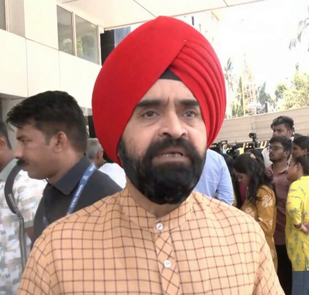 वोटर लिस्ट से गलत तरीके से नाम न हटे, एसआईआर प्रक्रिया को लेकर चुनाव आयोग पहुंची कांग्रेस वोटर लिस्ट से गलत तरीके से नाम न हटे, एसआईआर प्रक्रिया को लेकर चुनाव आयोग पहुंची कांग्रेस