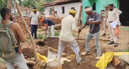 छत्तीसगढ़ गरियाबंद में ओडिशा बॉर्डर पर सागौन तस्करी का बड़ा खुलासा, पुलिस ने एक आरोपी को किया गिरफ्तार छत्तीसगढ़ गरियाबंद में ओडिशा बॉर्डर पर सागौन तस्करी का बड़ा खुलासा, पुलिस ने एक आरोपी को किया गिरफ्तार