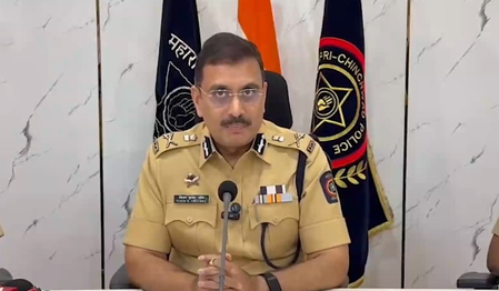 अंतरराष्ट्रीय साइबर फ्रॉड सिंडिकेट का मास्टरमाइंड गिरफ्तार, थाईलैंड से भारत किया गया डिपोर्ट अंतरराष्ट्रीय साइबर फ्रॉड सिंडिकेट का मास्टरमाइंड गिरफ्तार, थाईलैंड से भारत किया गया डिपोर्ट