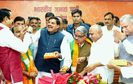 मध्य प्रदेश में भाजपा ने राज्यसभा में मिली जीत पर मनाया विजय उत्सव मध्य प्रदेश में भाजपा ने राज्यसभा में मिली जीत पर मनाया विजय उत्सव