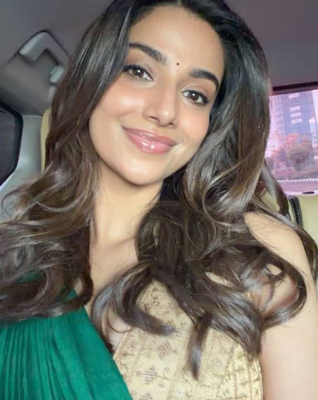 Meenakshi Chaudhary cautions public about imposter trying to con people!