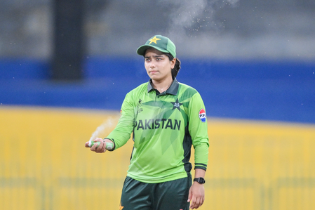Women's T20 WC 2026: पाकिस्तान को लगा बड़ा झटका, भारत के खिलाफ मैच से पहले कप्तान सना चोटिल, खुद दिया अपडेट