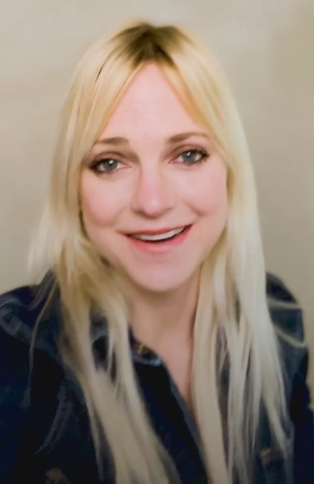 Anna Faris reveals how she coped up after divorce from Chris Pratt Anna Faris reveals how she coped up after divorce from Chris Pratt