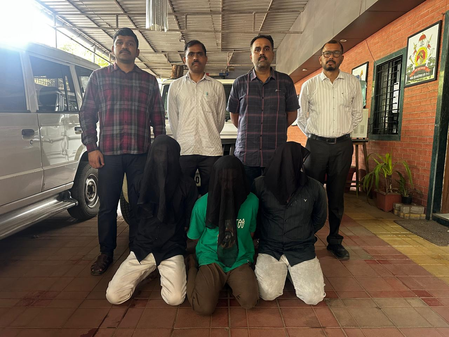 मुंबई क्राइम ब्रांच ने 4,734 कोडीन सिरप की बोतलें जब्त कीं, 4 आरोपी गिरफ्तार मुंबई क्राइम ब्रांच ने 4,734 कोडीन सिरप की बोतलें जब्त कीं, 4 आरोपी गिरफ्तार
