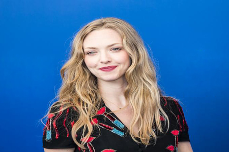 Amanda Seyfried learnt to play entire ‘Blue’ album on piano, guitar during Covid-19 pandemic Amanda Seyfried learnt to play entire ‘Blue’ album on piano, guitar during Covid-19 pandemic