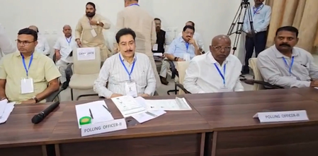 झारखंड राज्यसभा चुनाव के लिए मतदान जारी, एनडीए और इंडिया ब्लॉक ने किया जीत का दावा
