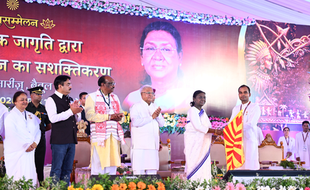 विकास और पारंपरिक मूल्यों का संतुलन ही सशक्त एवं समृद्ध समाज का आधार राष्ट्रपति विकास और पारंपरिक मूल्यों का संतुलन ही सशक्त एवं समृद्ध समाज का आधार राष्ट्रपति