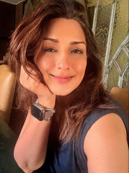 Sonali Bendre shares her experience of emoting through silences in ‘Raakh’ Sonali Bendre shares her experience of emoting through silences in ‘Raakh’