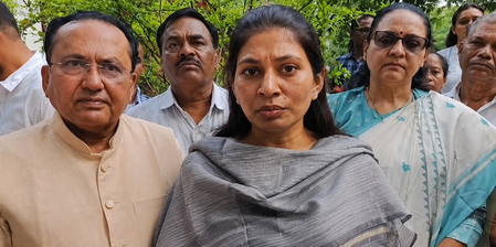 विकास की राजनीति से प्रभावित होकर भाजपा-एनडीए में शामिल हो रहे नेता रक्षा खडसे विकास की राजनीति से प्रभावित होकर भाजपा-एनडीए में शामिल हो रहे नेता रक्षा खडसे