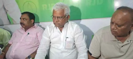 झारखंड राज्यसभा चुनाव के बाद इंडी गठबंधन में बढ़ी रार, कांग्रेस के आरोपों पर राजद-माले का पलटवार झारखंड राज्यसभा चुनाव के बाद इंडी गठबंधन में बढ़ी रार, कांग्रेस के आरोपों पर राजद-माले का पलटवार