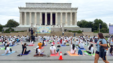 Yoga Day draws large crowd in Washington