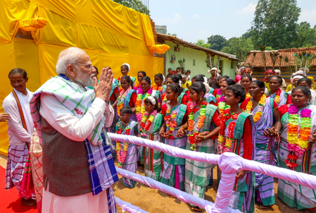 प्रधानमंत्री मोदी ने ओडिशा को दी 47,600 करोड़ रुपए की सौगात, किया विभिन्न विकास परियोजनाओं का उद्घाटन एवं शिलान्यास प्रधानमंत्री मोदी ने ओडिशा को दी 47,600 करोड़ रुपए की सौगात, किया विभिन्न विकास परियोजनाओं का उद्घाटन एवं शिलान्यास