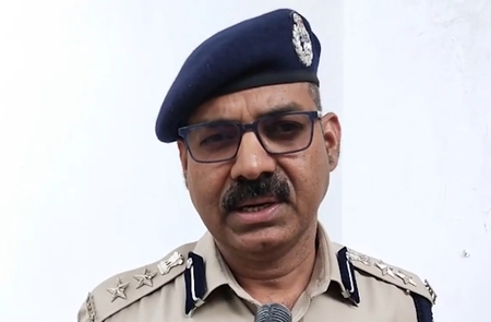 ग्वालियर में 25 परीक्षा केंद्रों पर पुलिस सुरक्षा के बीच होगी नीट, सोशल मीडिया पर भी रहेगी कड़ी निगरानी ग्वालियर में 25 परीक्षा केंद्रों पर पुलिस सुरक्षा के बीच होगी नीट, सोशल मीडिया पर भी रहेगी कड़ी निगरानी
