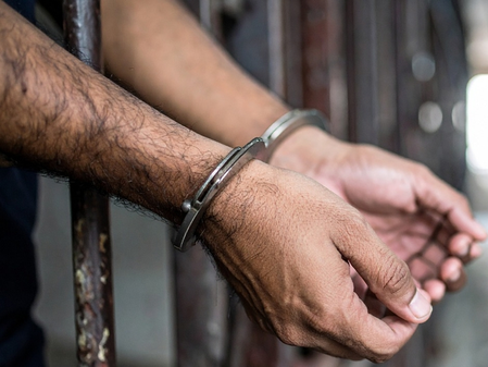 बेंगलुरु में व्यापारी से 20 लाख की लूट, सीआईडी इंस्पेक्टर समेत तीन गिरफ्तार बेंगलुरु में व्यापारी से 20 लाख की लूट, सीआईडी इंस्पेक्टर समेत तीन गिरफ्तार