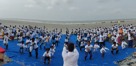 पश्चिम बंगाल गंगासागर के कपिल मुनि घाट पर कॉमन योग प्रोटोकॉल सत्र का आयोजन पश्चिम बंगाल गंगासागर के कपिल मुनि घाट पर कॉमन योग प्रोटोकॉल सत्र का आयोजन