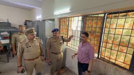 नीट को लेकर अलर्ट मोड में पुलिस, सीसीटीवी से चप्पे-चप्पे की होगी निगरानी नीट को लेकर अलर्ट मोड में पुलिस, सीसीटीवी से चप्पे-चप्पे की होगी निगरानी