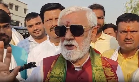 आरा अश्विनी चौबे ने भरत तिवारी के परिवार से की मुलाकात, उच्चस्तरीय जांच की मांग आरा अश्विनी चौबे ने भरत तिवारी के परिवार से की मुलाकात, उच्चस्तरीय जांच की मांग