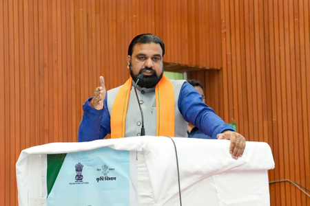 किसानों के चेहरे की खुशहाली ही बिहार की समृद्धि का द्वार खोलेगा सम्राट चौधरी किसानों के चेहरे की खुशहाली ही बिहार की समृद्धि का द्वार खोलेगा सम्राट चौधरी