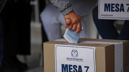 Colombia's razor-close presidential race sparks dispute over vote count Colombia's razor-close presidential race sparks dispute over vote count