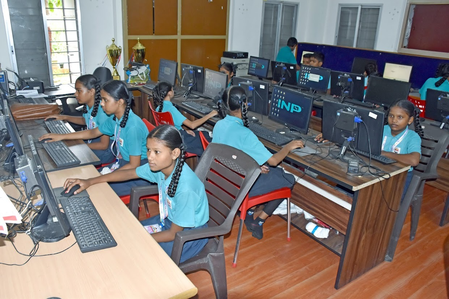वडोदरा की कवि दुला काग सरकारी प्राथमिक शाला में प्रवेश की सभी सीटें फुल, हर वर्ष रहती है लंबा वेटिंग लिस्ट वडोदरा की कवि दुला काग सरकारी प्राथमिक शाला में प्रवेश की सभी सीटें फुल, हर वर्ष रहती है लंबा वेटिंग लिस्ट