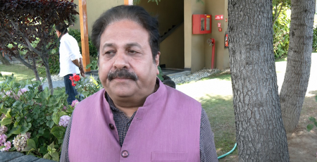 सैन्य अधिकारियों से मुलाकात के बाद कांग्रेस सांसद राजीव शुक्ला बोले, सुरक्षा और विकास दोनों जरूरी सैन्य अधिकारियों से मुलाकात के बाद कांग्रेस सांसद राजीव शुक्ला बोले, सुरक्षा और विकास दोनों जरूरी