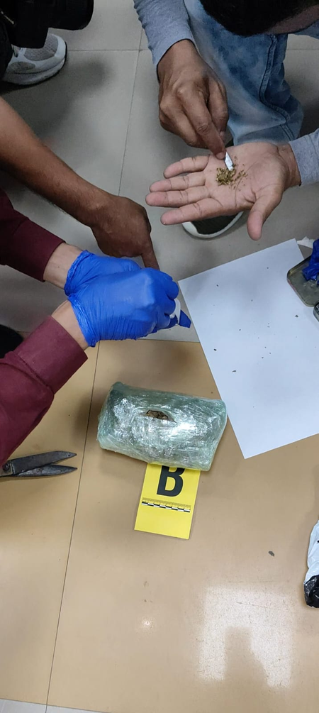 इंफाल एयरपोर्ट पर सीआईएसएफ की कामयाबी, नशीला पदार्थ बरामद इंफाल एयरपोर्ट पर सीआईएसएफ की कामयाबी, नशीला पदार्थ बरामद