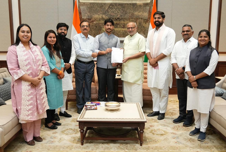 उपराष्ट्रपति से छात्रों की मुलाकात, पंजाब विश्वविद्यालय और छात्र के हितों पर हुई बात उपराष्ट्रपति से छात्रों की मुलाकात, पंजाब विश्वविद्यालय और छात्र के हितों पर हुई बात