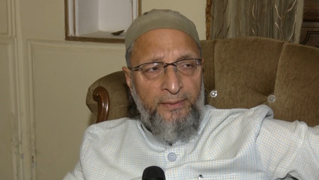 ओवैसी ने एमईए के बयान पर जताई आपत्ति, कहा- पासपोर्ट को नागरिकता से अलग मानना अनुचित