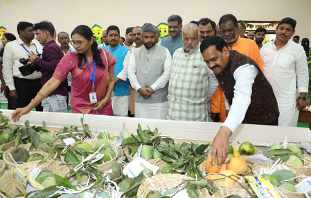 राष्ट्रीय आम समागम बीएयू सबौर में देशभर की 1,000 से अधिक किस्मों की प्रदर्शनी, जर्दालू रहा आकर्षण का केंद्र