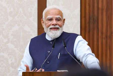 समुद्र से लेकर आकाश तक अधिक सुरक्षित और आत्मनिर्भर बन रहा भारत प्रधानमंत्री मोदी