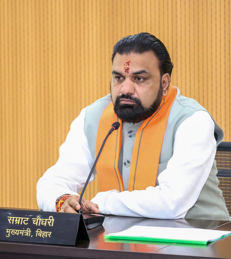 बिहार कैबिनेट की बैठक में 29 प्रस्तावों को मिली मंजूरी, 31 बस स्टैंड बनेंगे आधुनिक, 5 केंद्रीय विद्यालयों को मिली भूमि बिहार कैबिनेट की बैठक में 29 प्रस्तावों को मिली मंजूरी, 31 बस स्टैंड बनेंगे आधुनिक, 5 केंद्रीय विद्यालयों को मिली भूमि