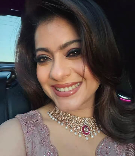 Kajol jokes those who like her posts are 'more intelligent & better looking', cites a 'study made up by her’ Kajol jokes those who like her posts are 'more intelligent & better looking', cites a 'study made up by her’