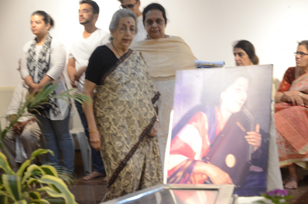 विजया मेहता के निधन पर पीएम मोदी समेत कई नेताओं ने दी श्रद्धांजलि विजया मेहता के निधन पर पीएम मोदी समेत कई नेताओं ने दी श्रद्धांजलि