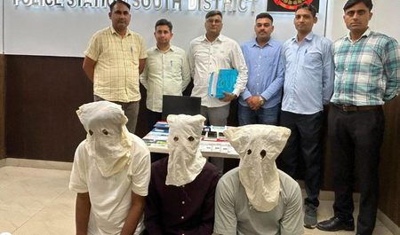 नई दिल्ली डिजिटल अरेस्ट साइबर फ्रॉड सिंडिकेट का भंडाफोड़, पश्चिम बंगाल से 3 गिरफ्तार नई दिल्ली डिजिटल अरेस्ट साइबर फ्रॉड सिंडिकेट का भंडाफोड़, पश्चिम बंगाल से 3 गिरफ्तार