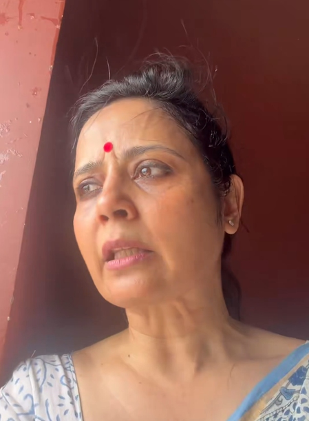 महुआ मोइत्रा का भाजपा कार्यकर्ताओं पर अंडे फेंकने का आरोप, डीजीपी से लगाई मदद की गुहार महुआ मोइत्रा का भाजपा कार्यकर्ताओं पर अंडे फेंकने का आरोप, डीजीपी से लगाई मदद की गुहार