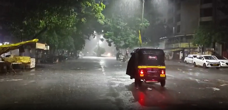 मुंबई में पिछले 24 घंटे में भारी बारिश, मुलुंड, सांताक्रूज और पवई सबसे ज्यादा प्रभावित मुंबई में पिछले 24 घंटे में भारी बारिश, मुलुंड, सांताक्रूज और पवई सबसे ज्यादा प्रभावित