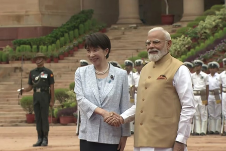 पीएम मोदी से मिलीं जापानी समकक्ष साने ताकाइची, राष्ट्रपति भवन में किया गया औपचारिक स्वागत पीएम मोदी से मिलीं जापानी समकक्ष साने ताकाइची, राष्ट्रपति भवन में किया गया औपचारिक स्वागत