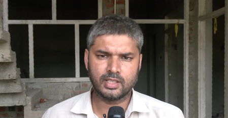 राम मंदिर चढ़ावा मामला लव कुश मिश्रा के मकान पर बुलडोजर एक्शन की अटकलों ने पड़ोसियों की बढ़ाई चिंता राम मंदिर चढ़ावा मामला लव कुश मिश्रा के मकान पर बुलडोजर एक्शन की अटकलों ने पड़ोसियों की बढ़ाई चिंता