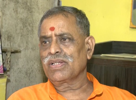 संतोष दुबे ने राम मंदिर चढ़ावे के आभूषण दुकानों में बेचने का लगाया आरोप, सीएम योगी से जांच की मांग संतोष दुबे ने राम मंदिर चढ़ावे के आभूषण दुकानों में बेचने का लगाया आरोप, सीएम योगी से जांच की मांग