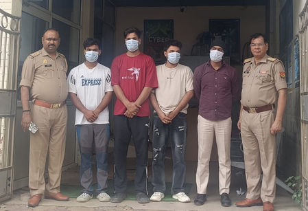 नोएडा साइबर क्राइम पुलिस की बड़ी कार्रवाई, 21.27 लाख रुपए की ऑनलाइन ठगी में चार आरोपी गिरफ्तार नोएडा साइबर क्राइम पुलिस की बड़ी कार्रवाई, 21.27 लाख रुपए की ऑनलाइन ठगी में चार आरोपी गिरफ्तार