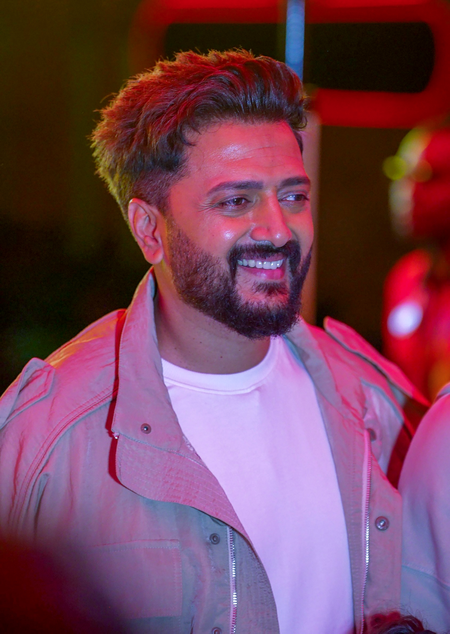Riteish Deshmukh gives reality check to Shivangi Joshi, asks ‘Log tumhari pooja kare yahan par?’