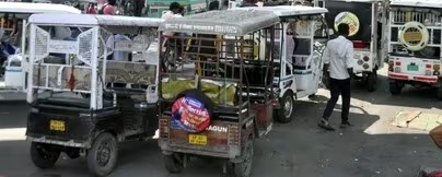 केंद्र सरकार ने ई-रिक्शा स्विच ऑफ करने वाले ऐप बीएटी बीएमएस को गूगल प्ले और एप्पल ऐप स्टोर से हटाने का दिया निर्देश