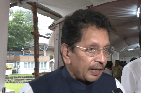 राम मंदिर पर विपक्ष कर रहा राजनीति, उनके लोग ही छोड़ रहे उनका साथ दीपक केसरकर राम मंदिर पर विपक्ष कर रहा राजनीति, उनके लोग ही छोड़ रहे उनका साथ दीपक केसरकर