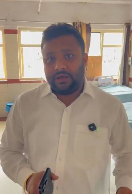 दिल्ली एलबीएस अस्पताल के निरीक्षण के बाद आप ने लगाया बेडशीट खरीद में अनियमितता का आरोप दिल्ली एलबीएस अस्पताल के निरीक्षण के बाद आप ने लगाया बेडशीट खरीद में अनियमितता का आरोप