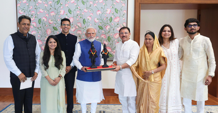 शिवसेना नेता संजय देशमुख ने प्रधानमंत्री मोदी से की मुलाकात, बताया- विशेष आनंद का अनुभव