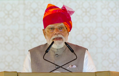 पीएम मोदी का विपक्ष पर वार, सबसे बड़े ऊर्जा संकट पर नए भारत की इच्छा शक्ति और प्रयास पड़े भारी पीएम मोदी का विपक्ष पर वार, सबसे बड़े ऊर्जा संकट पर नए भारत की इच्छा शक्ति और प्रयास पड़े भारी